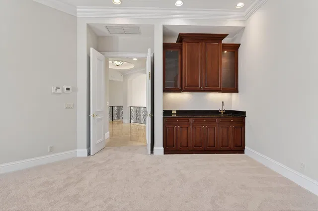 Golden Harbour Residence photo 35