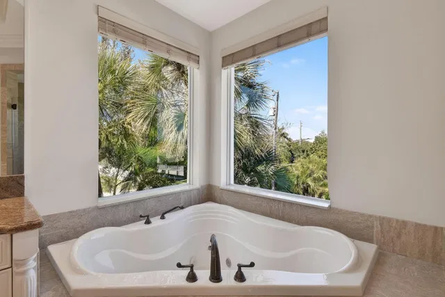 Golden Harbour Residence photo 41