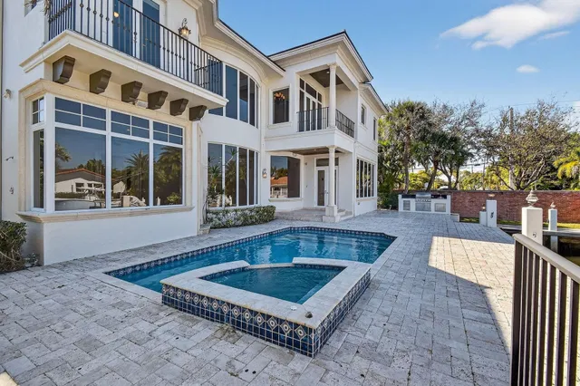 Golden Harbour Residence photo 51
