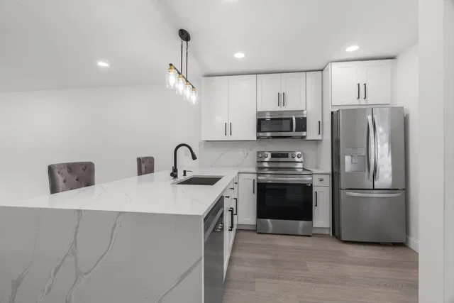 Unit 207 photo 7