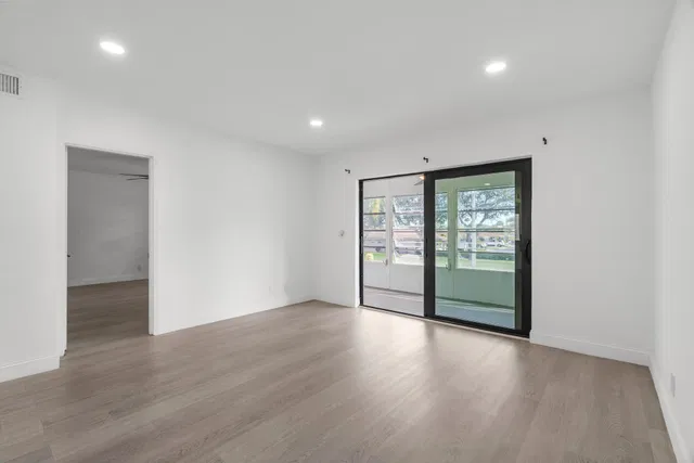 Unit 207 photo 11