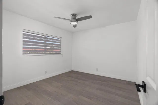 Unit 207 photo 13