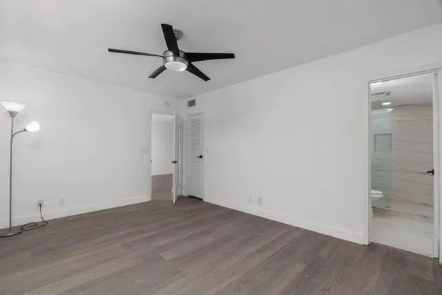 Unit 207 photo 17