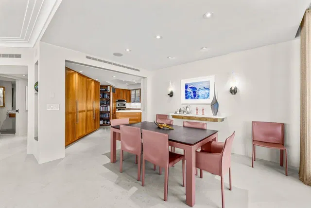 Sloan's Curve Palm Beach Unit 201n photo 8