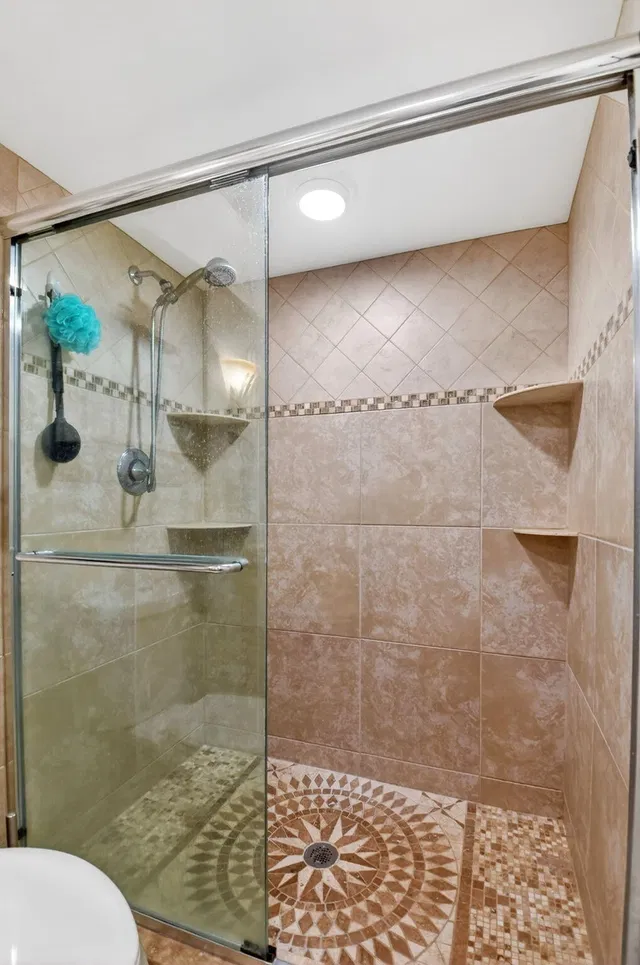  Unit B photo 39