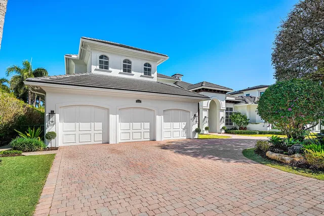 Royal Palm Yacht and Country Club Residence photo 3