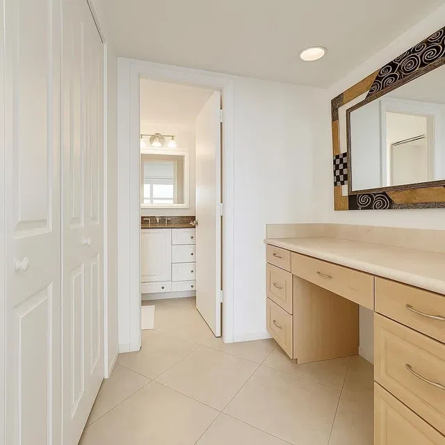 Unit 608 photo 14