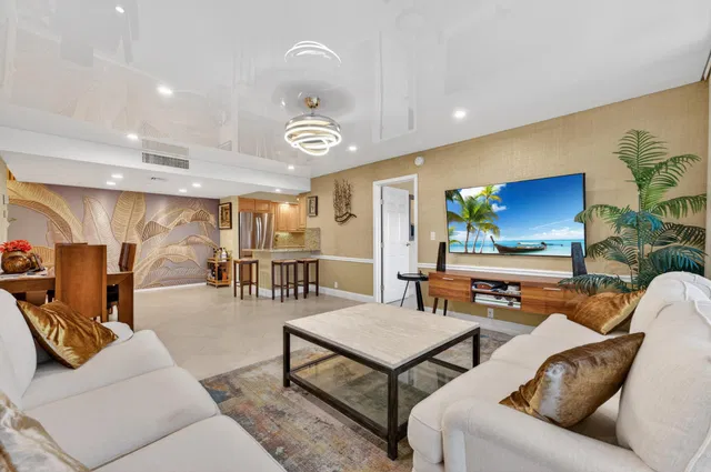Golfview North Palm Beach I Unit 704 photo 2