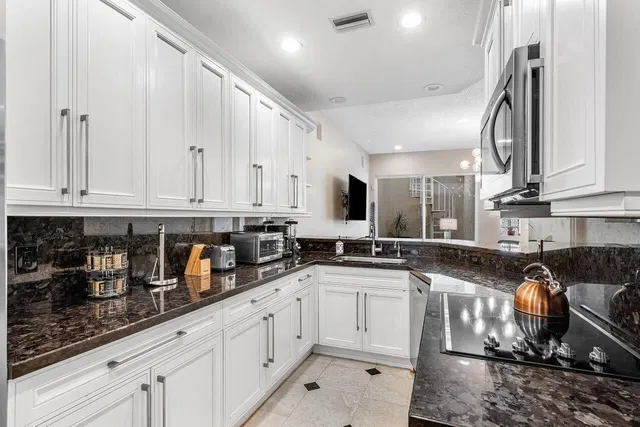  Residence photo 19