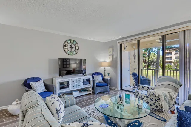 Unit 204 photo 12