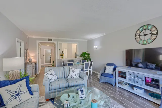 Unit 204 photo 15
