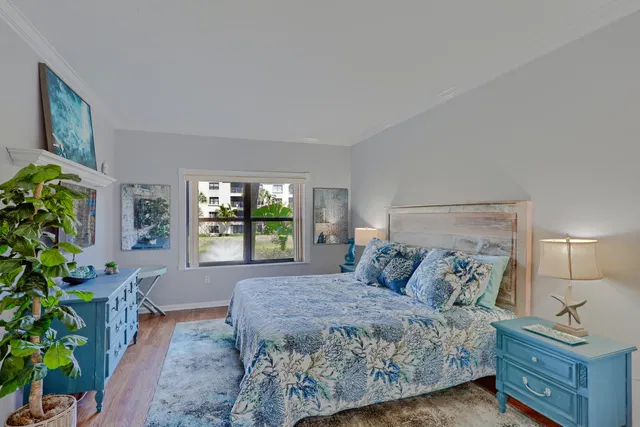Unit 204 photo 23