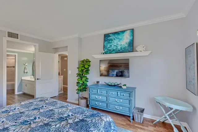 Unit 204 photo 25