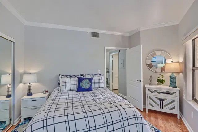 Unit 204 photo 29