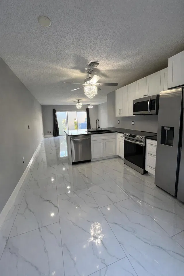 Residence photo 2