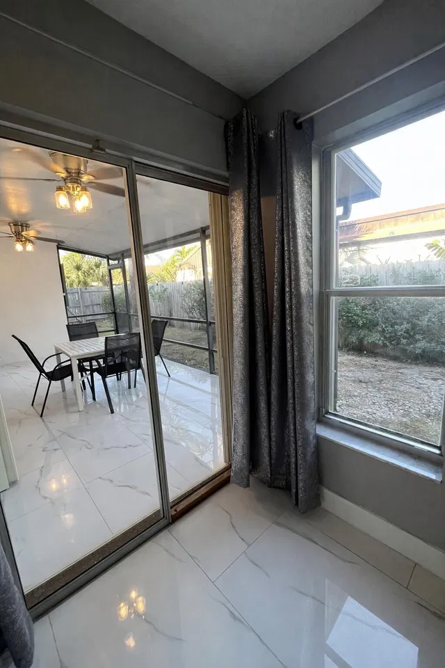 Residence photo 19