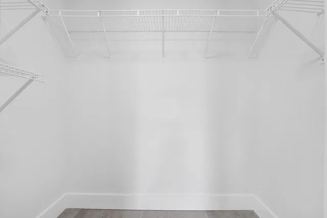 Unit B photo 18