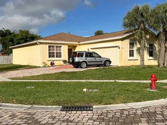 Residence photo 3