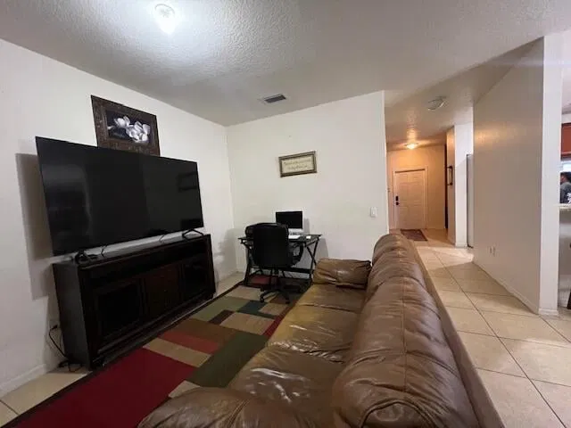 Residence photo 12