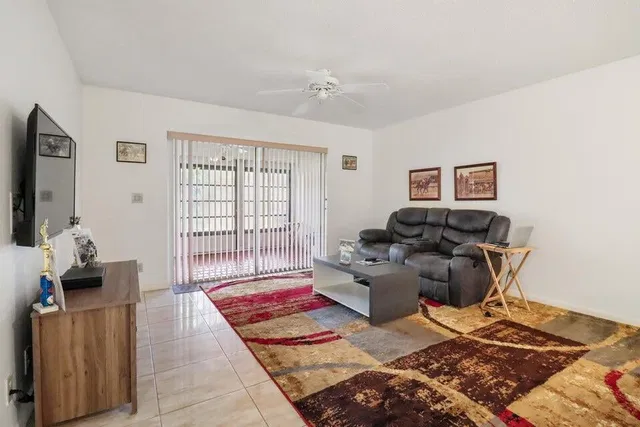 Residence photo 10