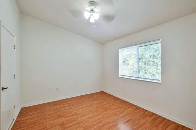 Unit 205 photo 8