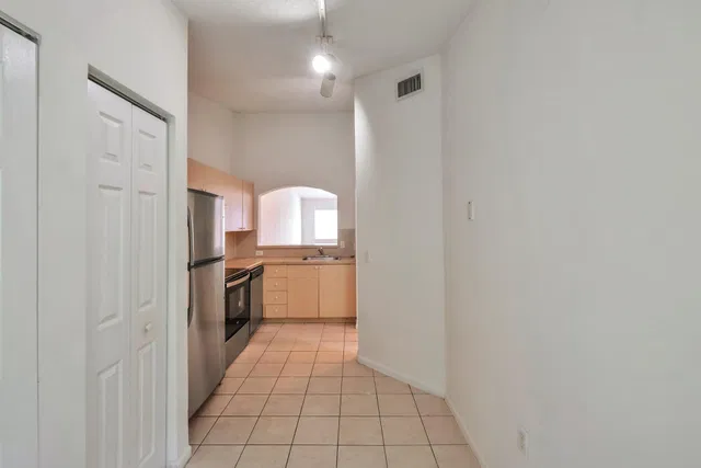Unit 205 photo 16