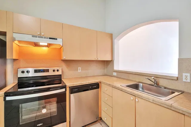 Unit 205 photo 18