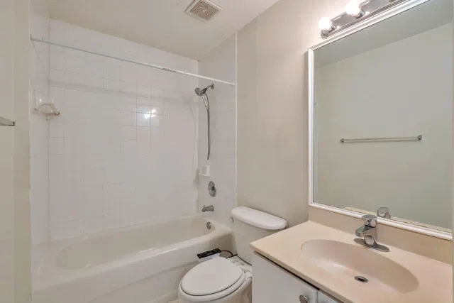 Unit 205 photo 21