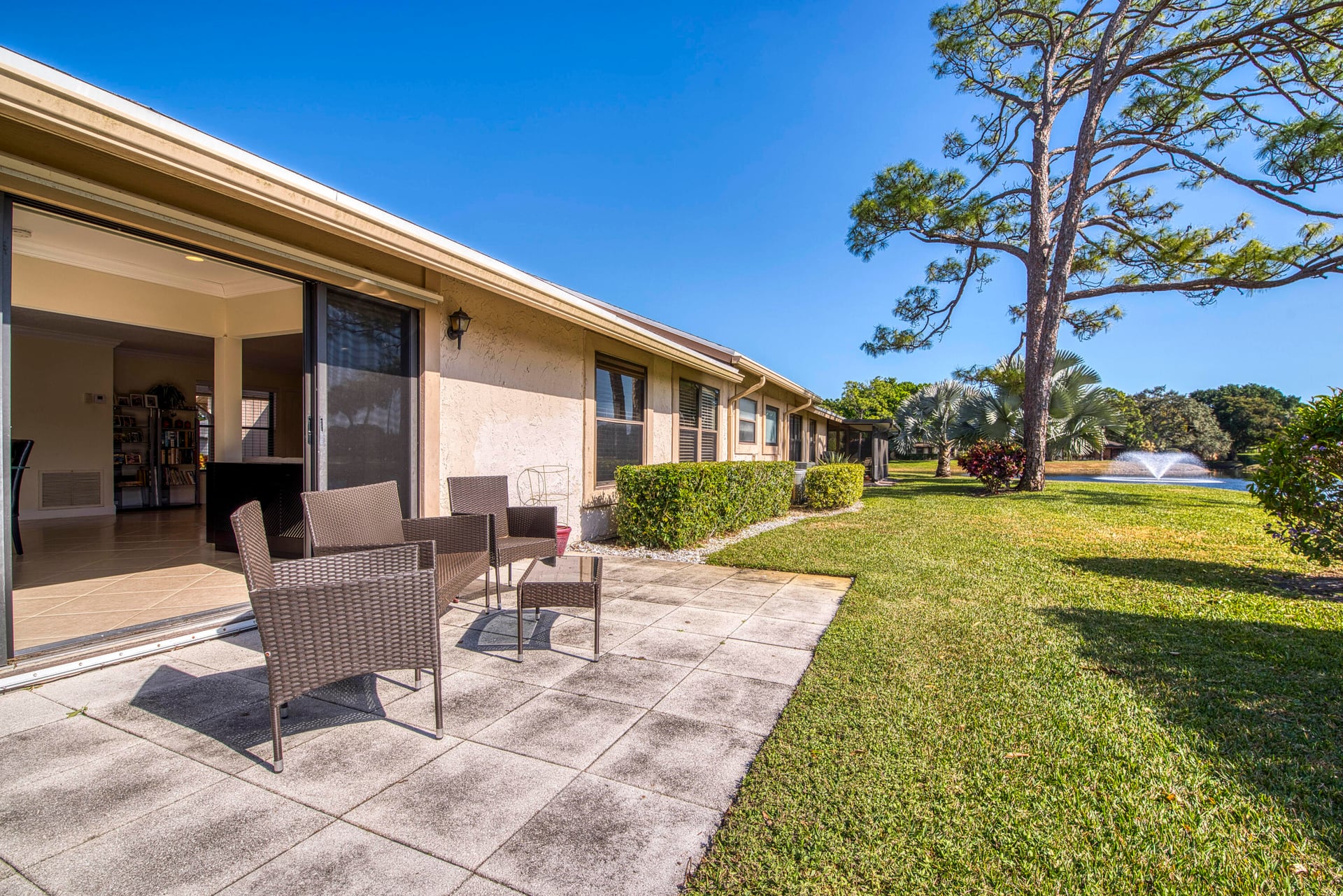 Eastpointe Country Club Residence photo 26
