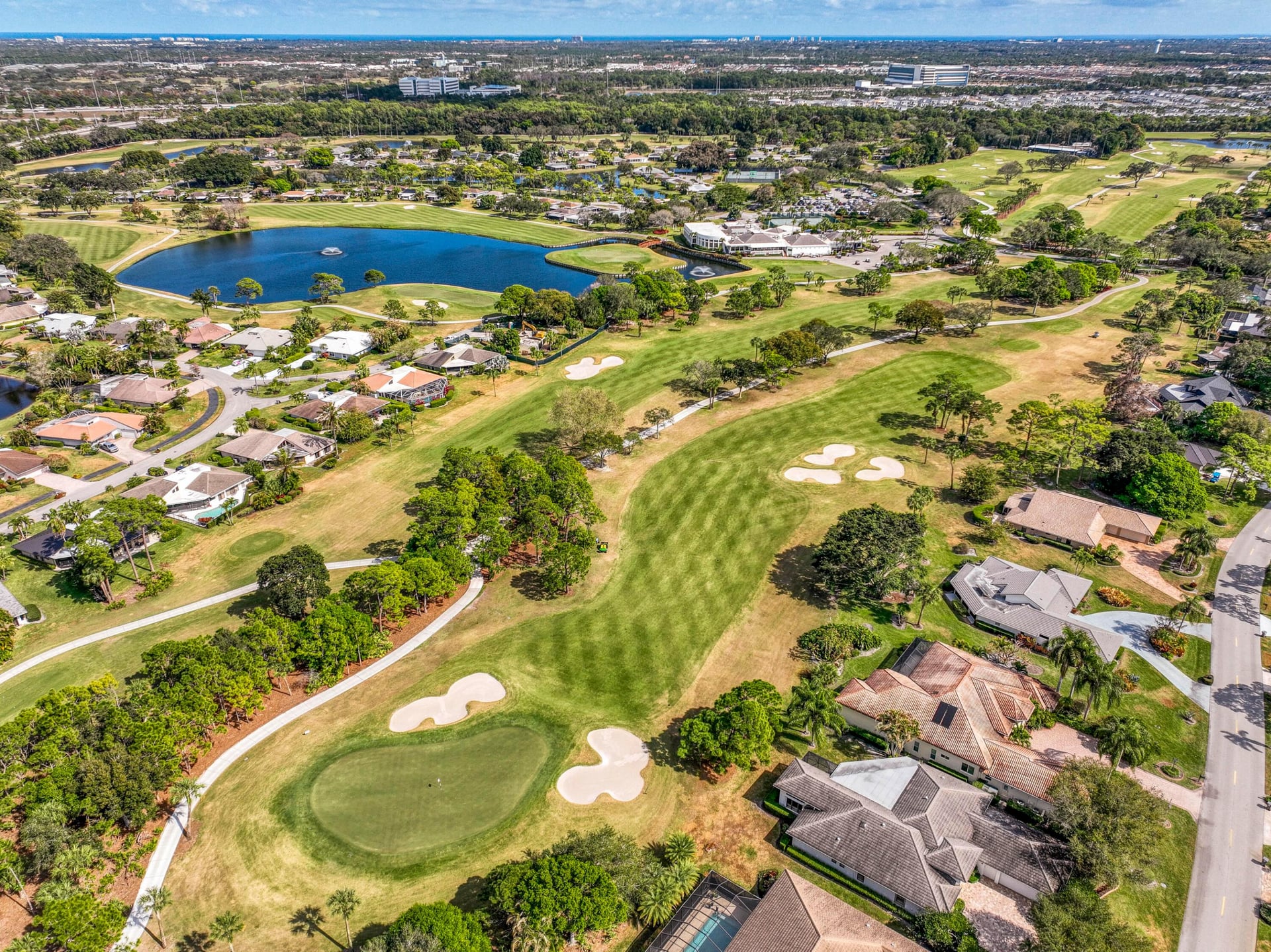 Eastpointe Country Club Residence photo 29
