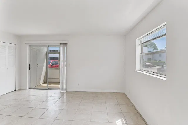 Unit 447-J photo 17