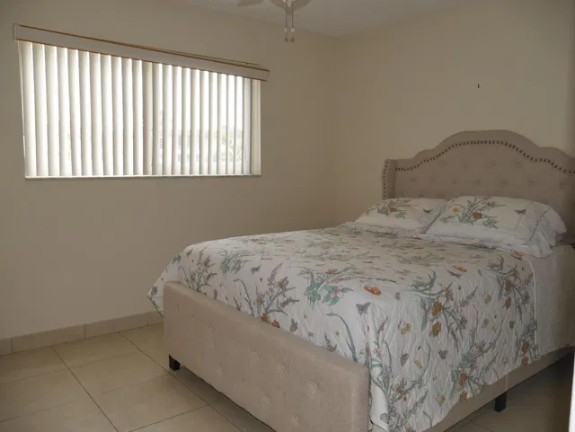 Unit 208 photo 14
