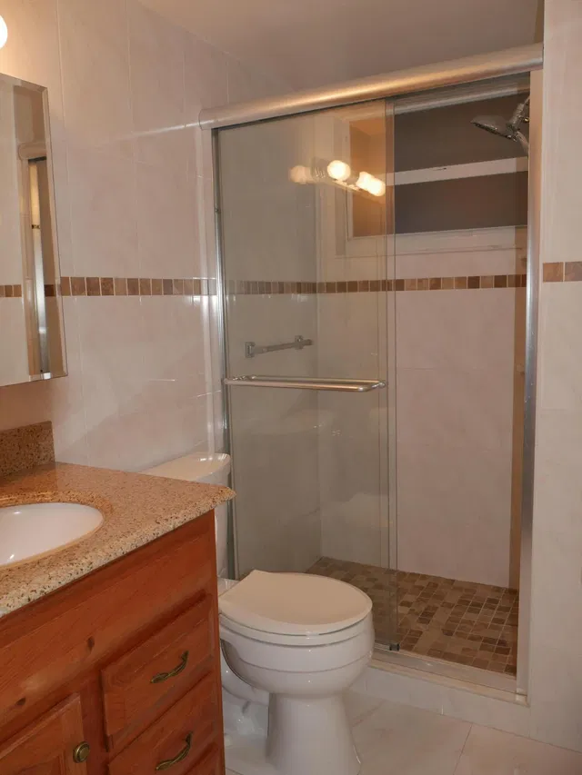 Unit 208 photo 15