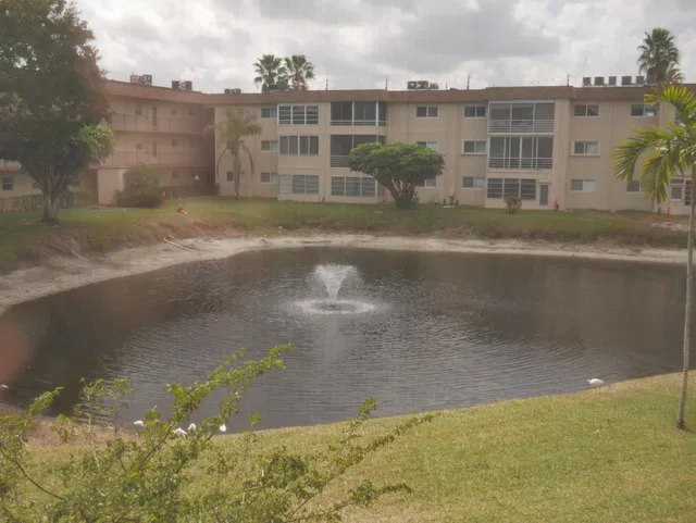 Unit 208 photo 18