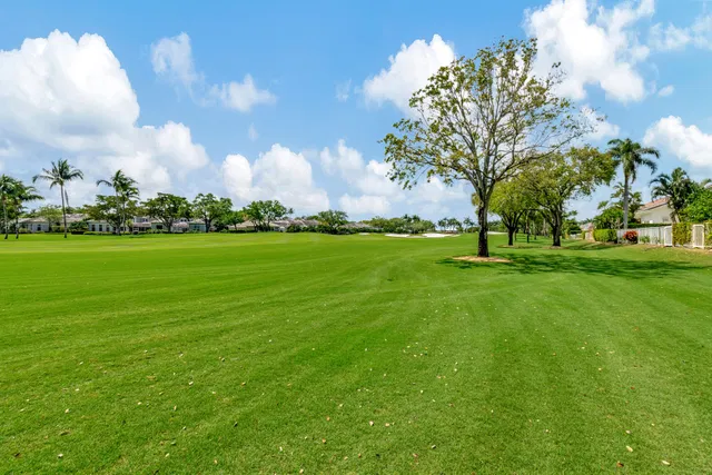 Woodfield Country Club Residence photo 40