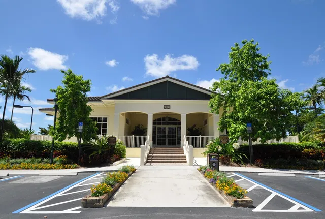 Woodfield Country Club Residence photo 68