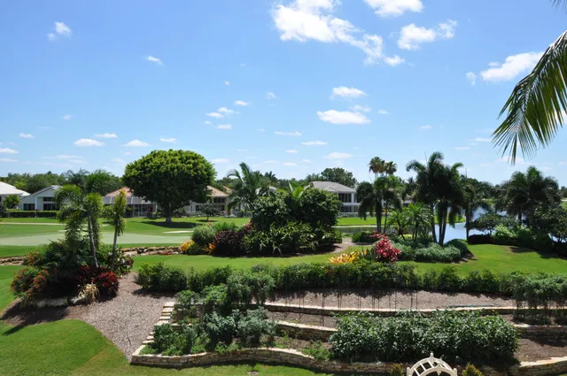 Woodfield Country Club Residence photo 74