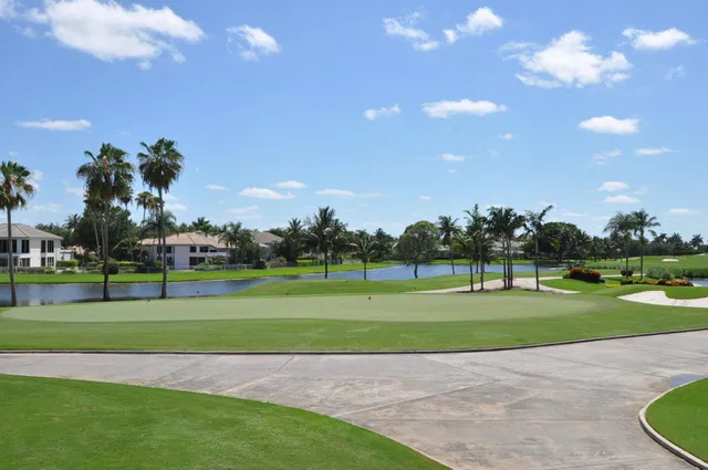 Woodfield Country Club Residence photo 82