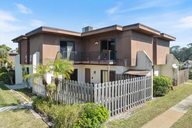 Residence photo 3