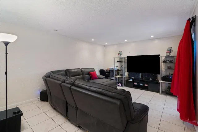 Residence photo 5