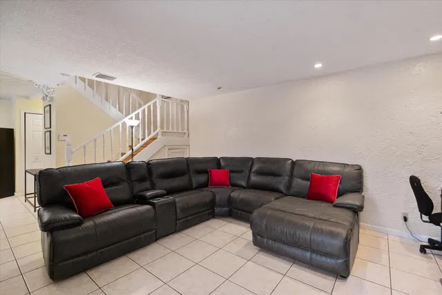 Residence photo 6