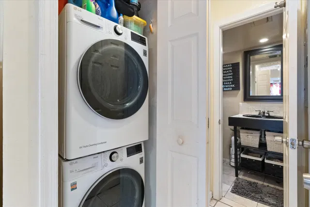 Residence photo 24