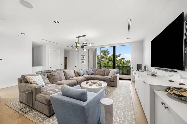 Palm Trail Delray Beach Residence photo 39