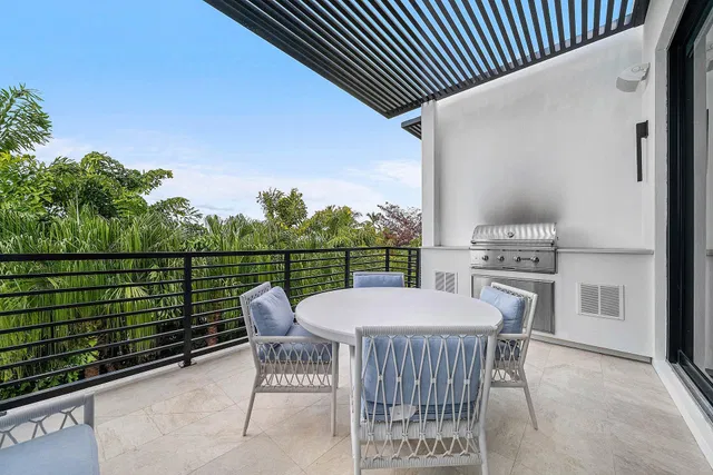 Palm Trail Delray Beach Residence photo 40