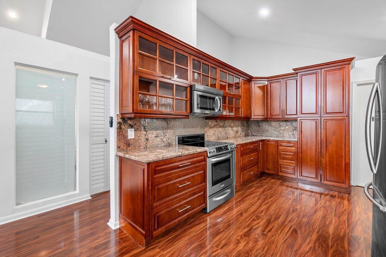 Residence photo 4