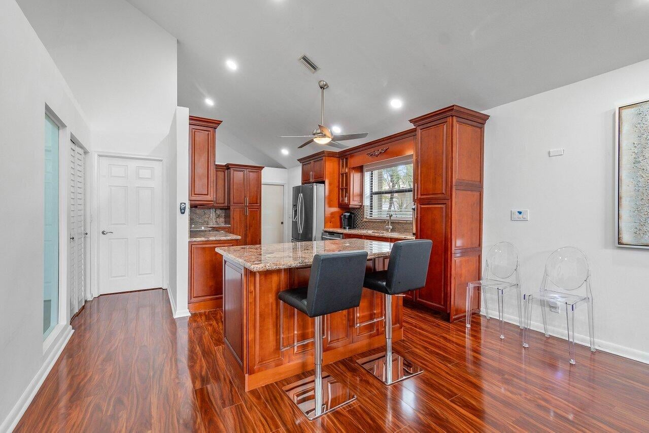 Residence photo 5
