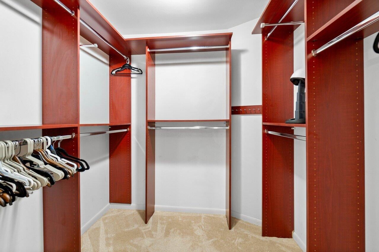 Residence photo 12