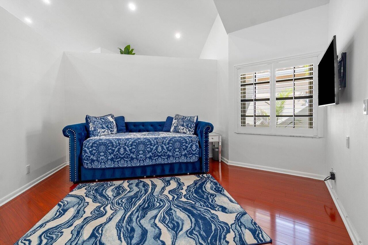 Residence photo 16