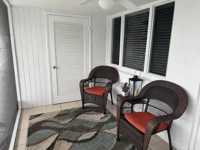 Unit 302 photo 2