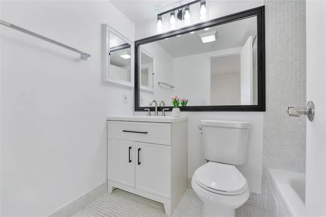 Unit 457 photo 7